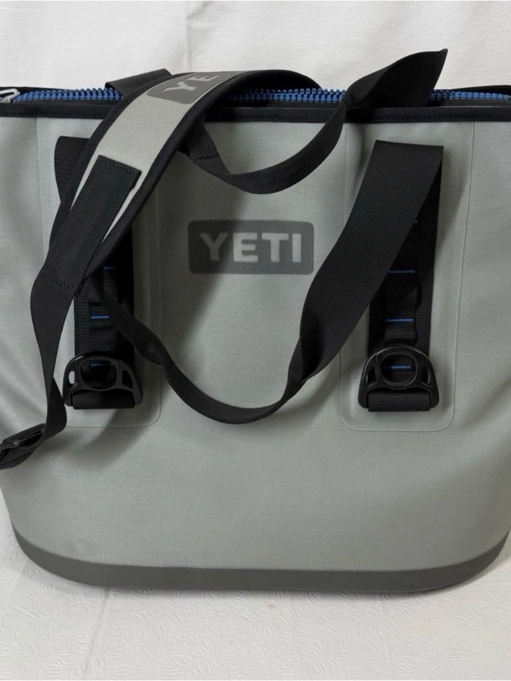 YETI Hopper  30 Soft Sided Cooler Fog Gray/Tahoe Blue